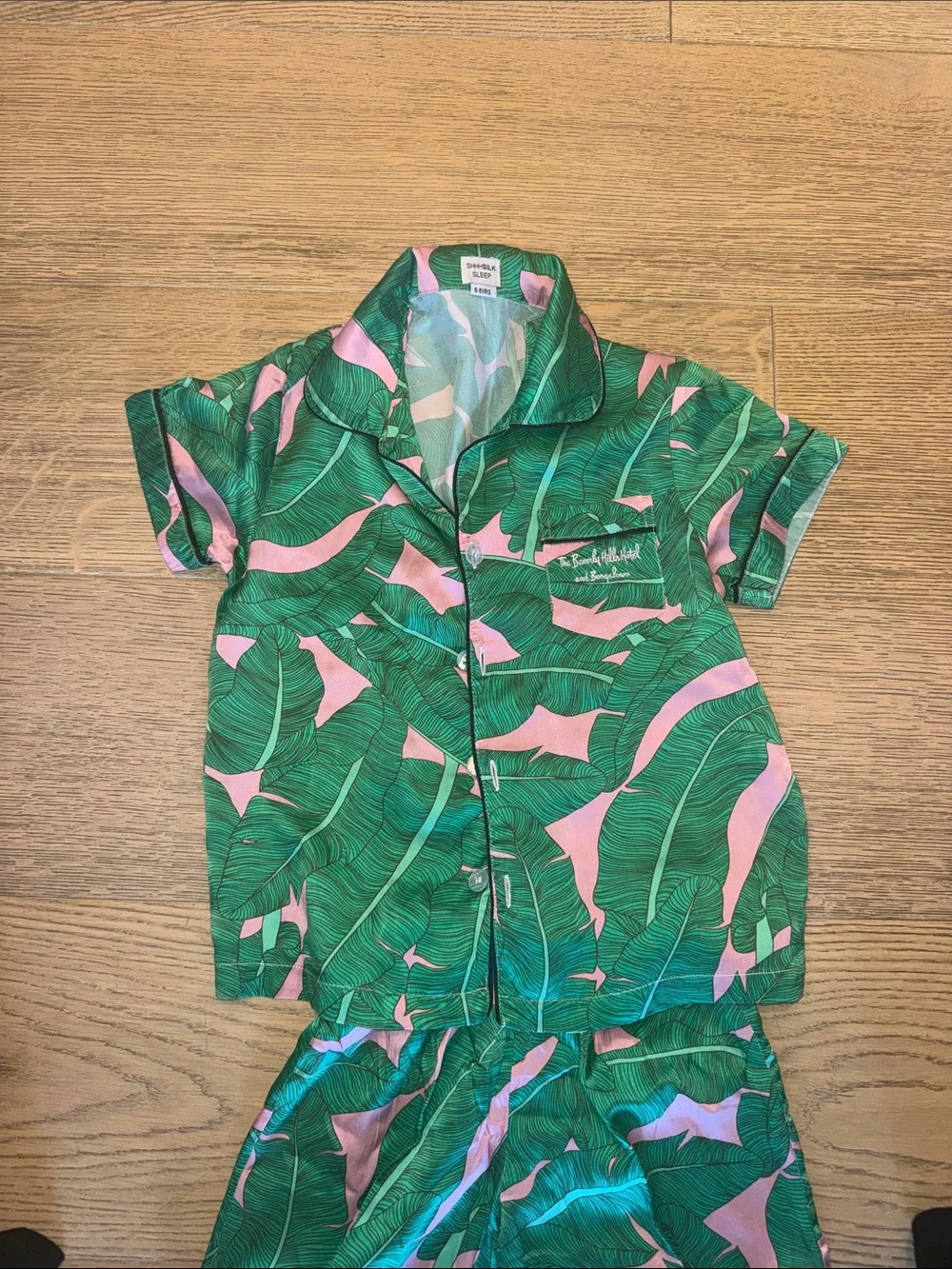 Kids Green & Pink Banana Leaf Short Pajama Set Beverly Hills Hotel